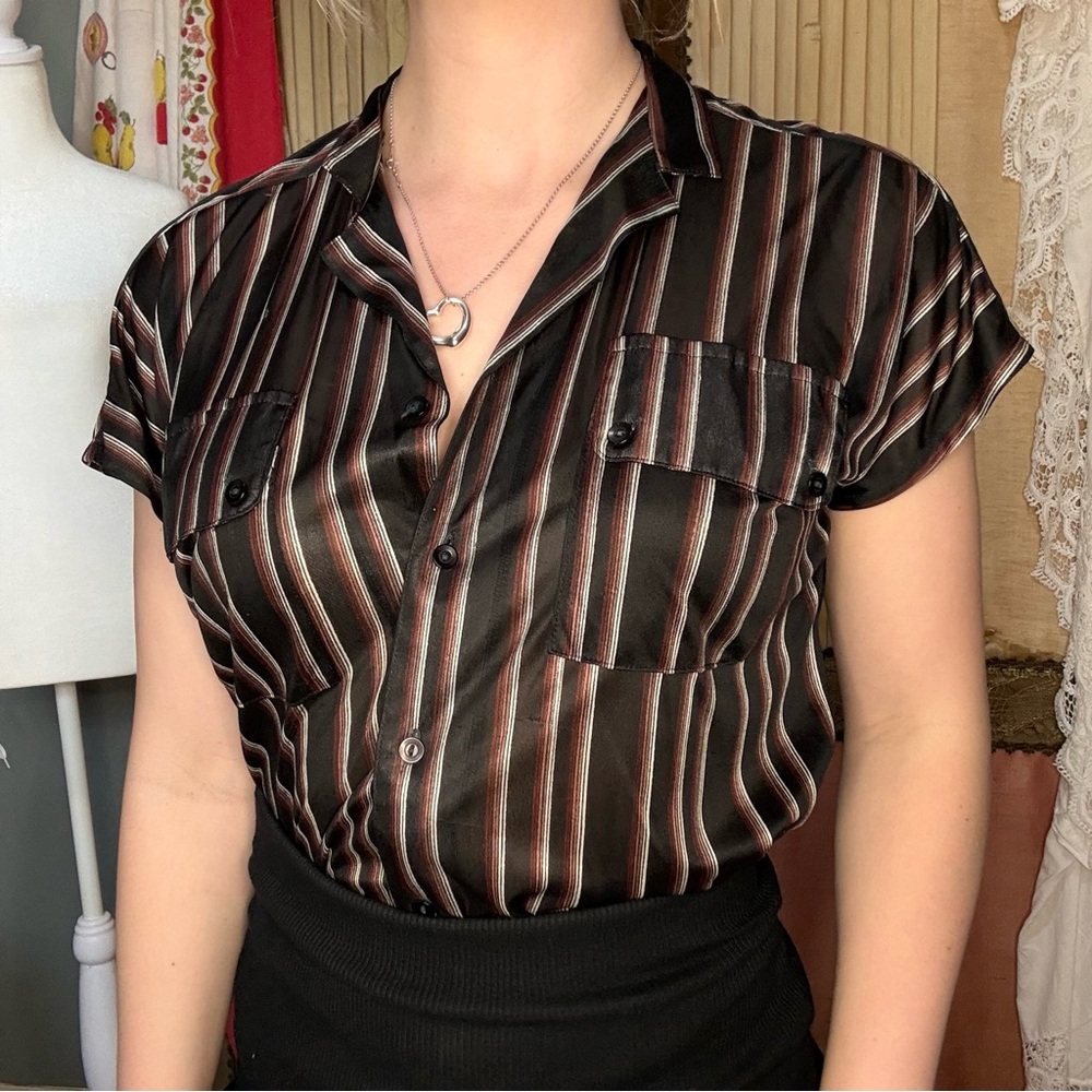 Vintage 1960’s Elegant Striped Button-Down Shirt - Picture 3 of 8
